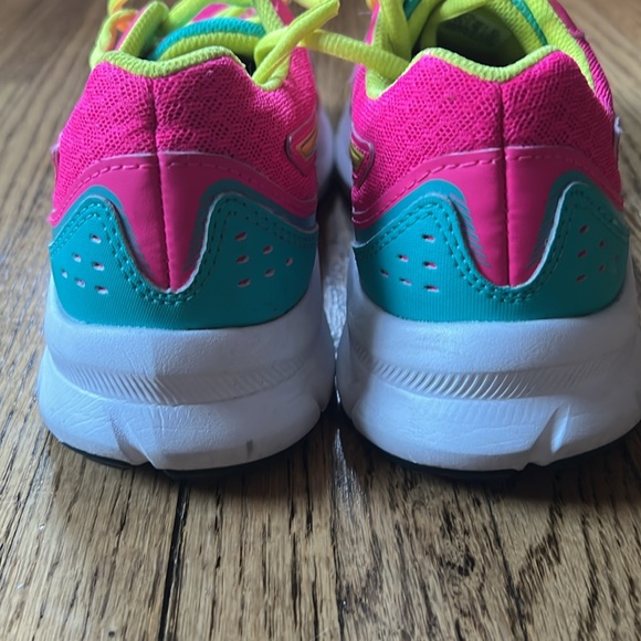 Asics Kids’ Jolt 3 shoes, size 4.5 - Picture 4 of 6